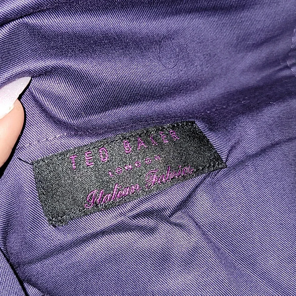 Suit - Picture 2 of 8